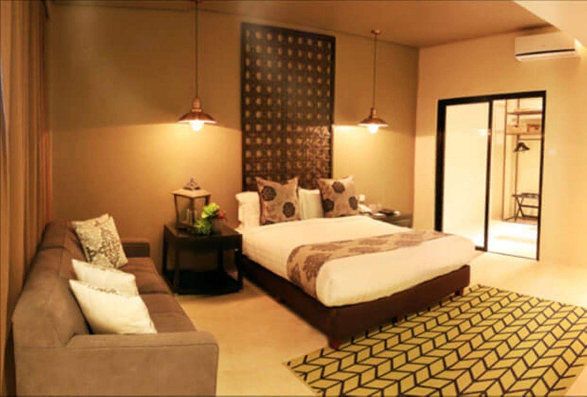 Hotel The Oriental Leyte à Palo Extérieur photo